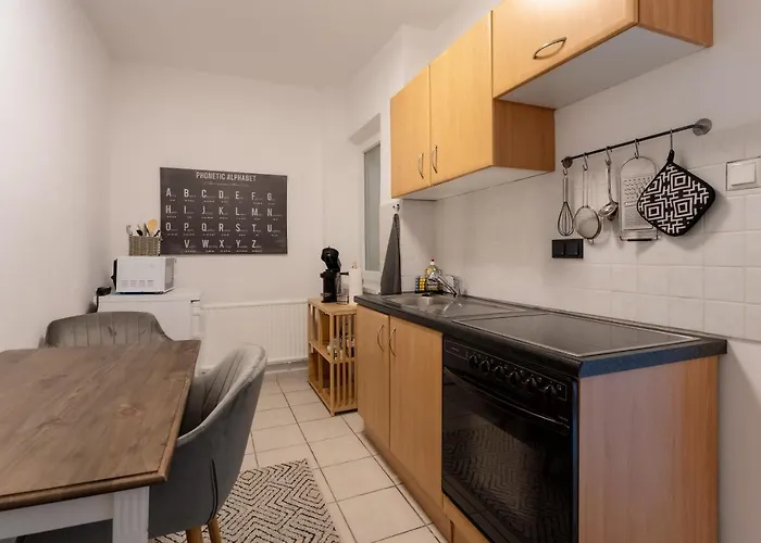Schoenes 2-zimmer-apartment In Sehr Zentraler Lage Lejlighed