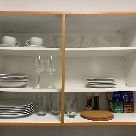 Schoenes 2-zimmer-apartment In Sehr Zentraler Lage נירנברג