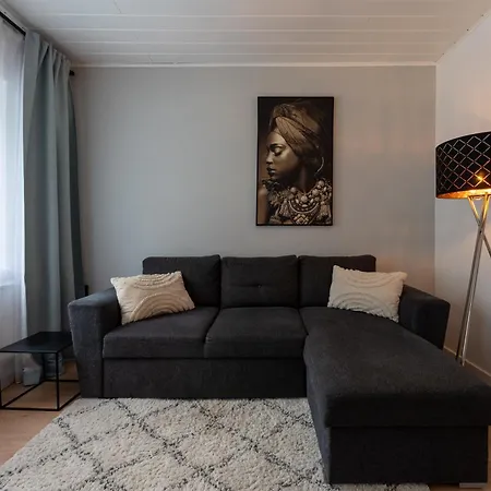 Schoenes 2-zimmer-apartment In Sehr Zentraler Lage דירה